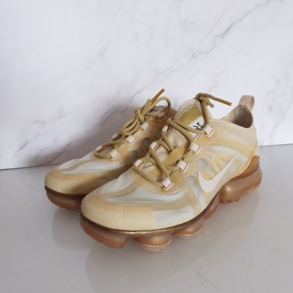 NIKE WMNS AIR VAPORMAX 2019 CREAM/SAIL-LIGHT BONE AR6632-101 - Picture 9 of 10